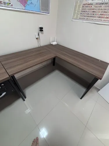 Mesa de Escritório em L (Canto) - Grande e Espaçosa