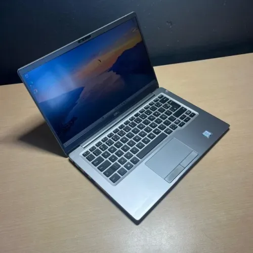 Notebook DELL Top i7 / 8GB / SSD/ FHD/ 12X No cartão