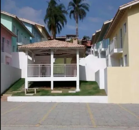 Locação de Apartamento em Cotia, 2 quartos, sala, cozinha, lavanderia, sacada. 
