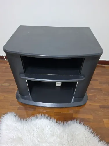Rack para TV Preto Compacto com Prateleiras - Ideal para Sala ou Quarto