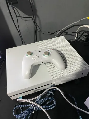 Xbox one s 1tb 4k é controle gamesir g7