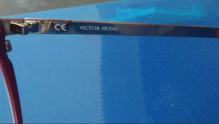 Óculos Victor Hugo original ( grau precisa ser trocada) Somente armação