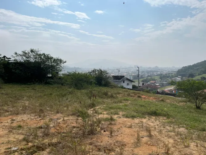 Terreno com 516,79m² no Loteamento Altos do Jardim