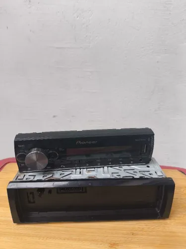 Aparelho de som automotivo da marca Pioneer, modelo NX 3000 em ótimo estado.