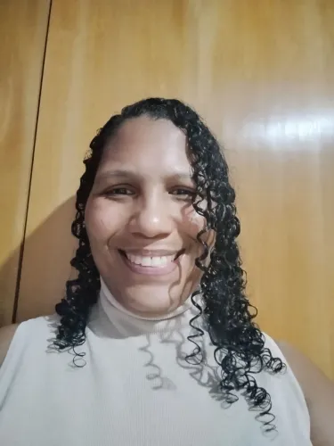 Ofereço -me como Doméstica 