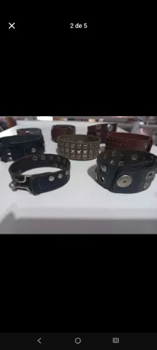 8 Braceletes em couro