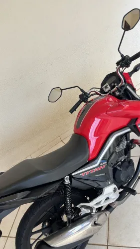 Moto CG titan 160 vermelha 
