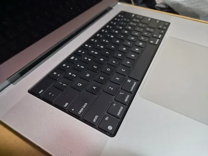 Macbook16
