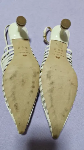 Sapato offwhite luiza Barcellos 