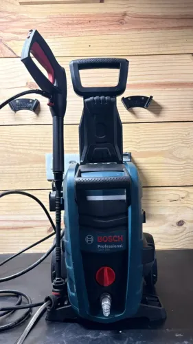Lavadora de Alta Pressão Bosch GHP 200 2000PSI 220v (Semi-nova)
