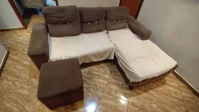 Sofá três lugares