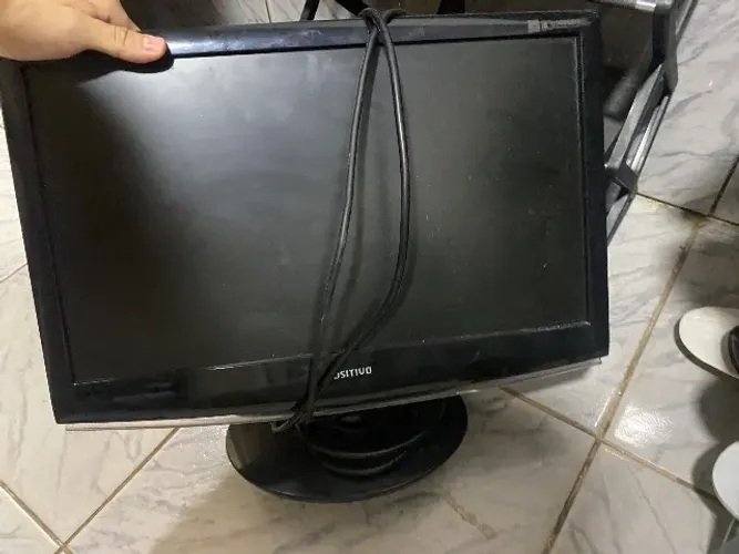 Monitor Positivo Usado - Funcionando perfeitamente + Cabos