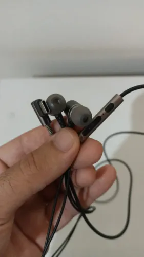 Fones de ouvido intra-auriculares tipo C 1,2m