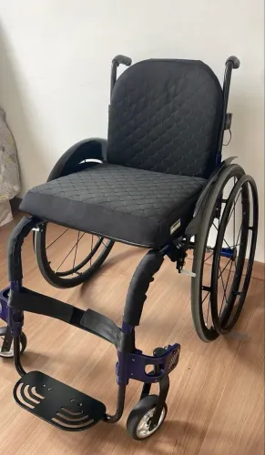 Cadeira de Rodas Ortobras M3 Premium Azul - Semi-Nova na Caixa | 9,8kg | Taxa Zero