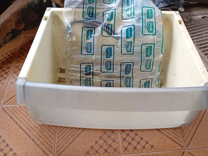 Gaveta e resistência da geladeira Consul 