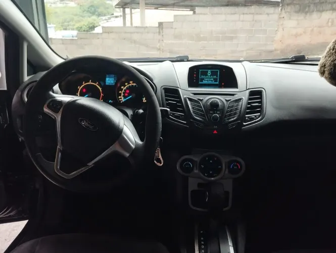 Ford Fiesta 1.6 16V Flex Aut. 5P 2014
