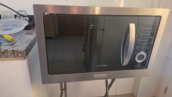 Micro-ondas Electrolux MB38X de Embutir 28L Inox 127V com Grill