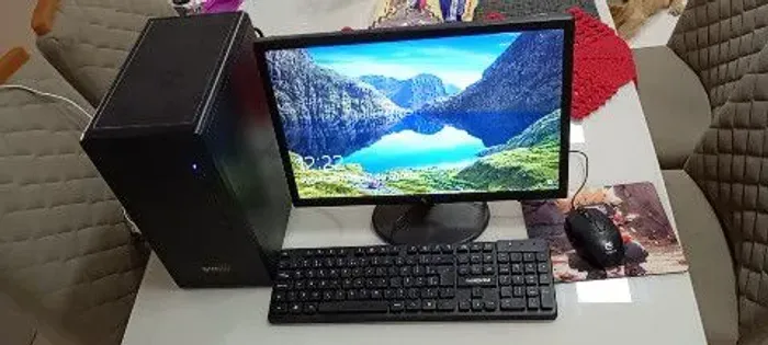 Desktop Intel I5 Semizero
