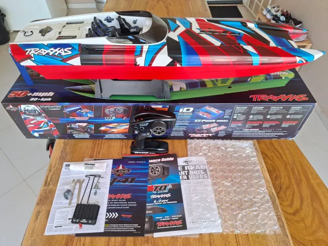 Lancha RC Traxxas M41 6s Seminova em perfeito estado
