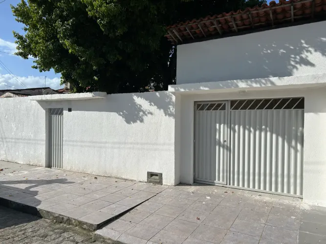 Alugo casa para comércio na Gruta de Lourdes