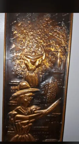 antigo quadro trabalhado em cobre belíssima peça <br>medidas 45x18