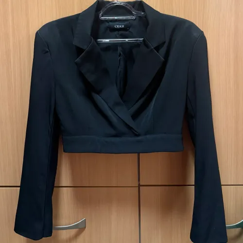 Blazer Cropped Fechado Preto M