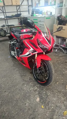 Linda CBR 650R 2020 estado de 0km