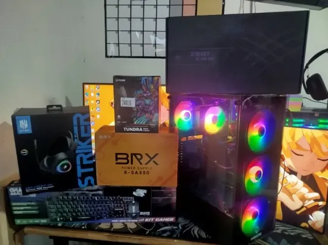 PC Gamer RX 580 8GB Branca + Intel i5 (3.80GHz) + 16GB RAM + SSD + HD 500GB + Kit Periféri