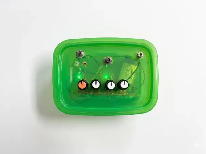 Tupper Synth - Instrumento Experimental Único / Handmade LoRuidinho