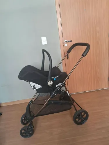 Carrinho de bebê conforto <br>R$350,00