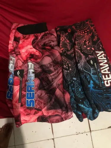 Seaway original tamanho 48 . 350 as duas . Ou faço bolo em tamanho maior