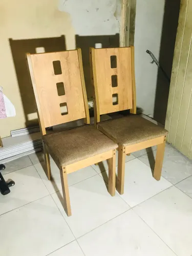 Duas cadeiras de cozinha em mdf em perfeito de estado muito novas 