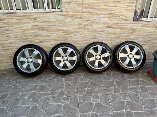 Rodas 17 Montana Sport com Pneus Semi Novos