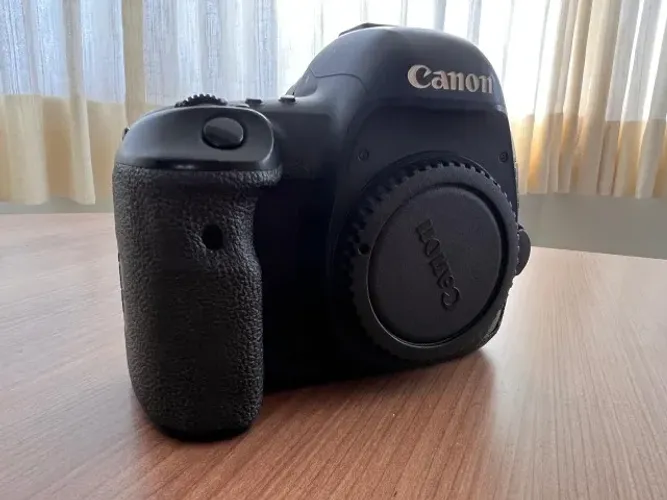 Canon 5D Mark IV - Corpo - 130k cliques - Excelente estado + Caixa