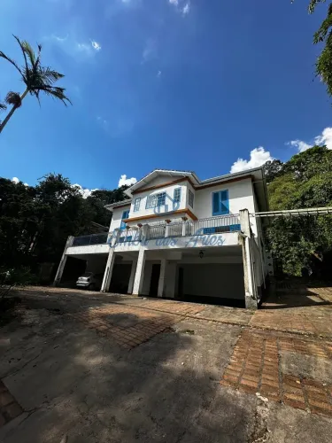 CASA Á VENDA COND BOSQUE DO EMBU
