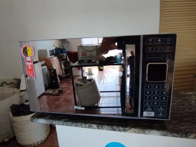 Microondas Philco 26 litros inox espelhado 