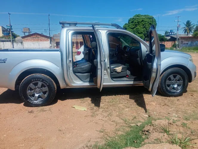 Nissan Frontier SV At.cd 4X4 2.5 TB Diesel Mec. 2013