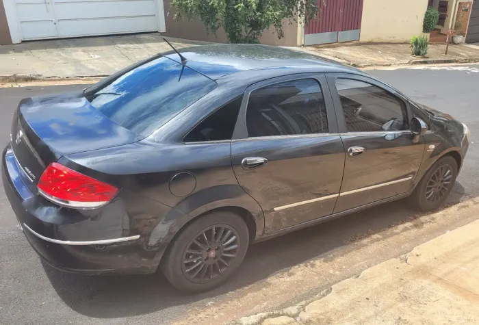 Fiat Linea Absolute 1.9/1.8 Flex Dualogic 4P 2010
