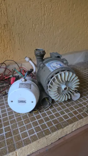 Motor 1/2 CV + Aquecedor Cardal (vendo separado)