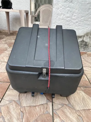 Vendo Baú 80 litros