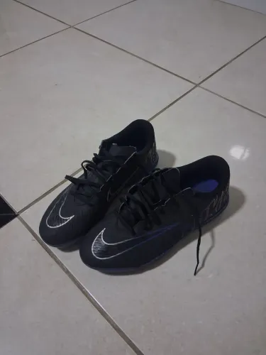 Chuteira nike mercurial preta cm azul tamanho 39