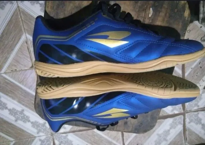 Chuteira da Topper futsal