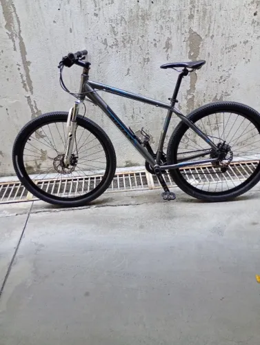 Bike Audax aro 29 aluminio Shimano.
