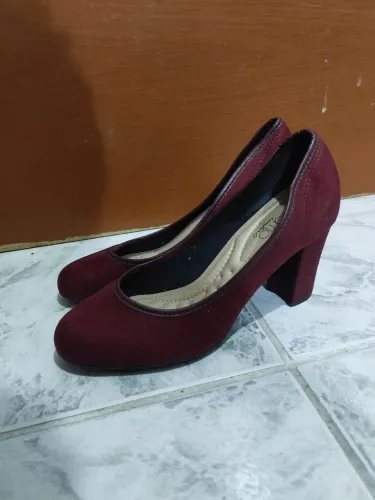 Sapato Vermelho - Tamanho 37