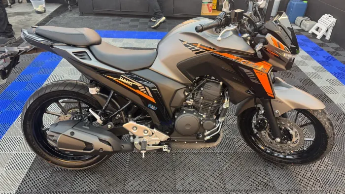 Yamaha Fazer 250 - Apenas 1.400 km | Estado de Zero Km