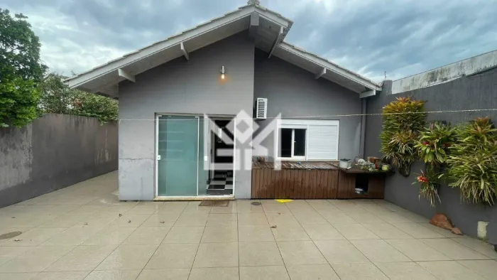 Casa para Aluguel em Santa Maria Goretti, POA 2 Quartos, 1 Suíte, 5 Vagas