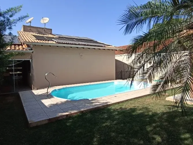 CASA COM PISCINA - BAIRRO TIJUCA