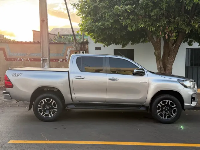 Toyota Hilux CD SRV 4X4 2.8 TDI Diesel Aut. 2020