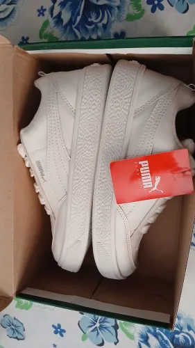 Vendo Tênis PUMA branco, modelo Carina , Seminovo novo