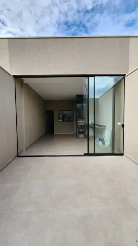 Linda casa! 3 Quartos sendo 1 Suíte - Área Gourmet com Churrasqueira Revestida - Residenci